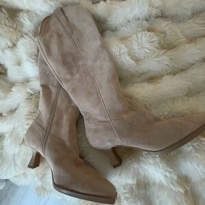 Women's Knee-High Suede Boots in Light Beige